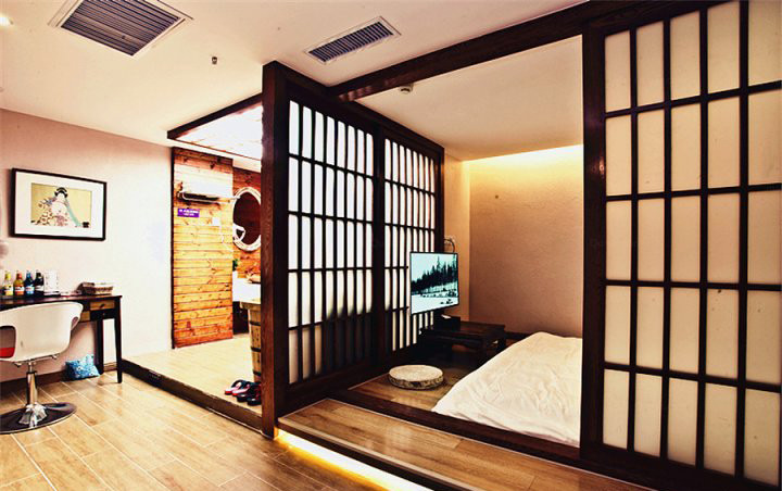 鄭州山楂樹連鎖情侶主題酒店客房裝修設(shè)計實景圖