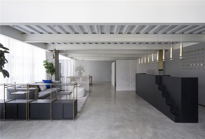 家具公司辦公室前臺接待區(qū)布置實景圖 家具公司辦公室前臺接待區(qū)布置實景圖