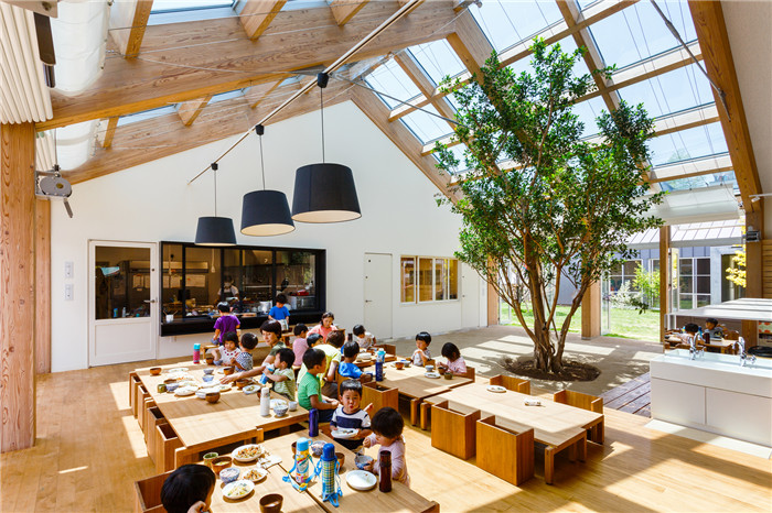 親近自然的榕樹主題幼兒園托兒所裝修設(shè)計(jì)案例 親近自然的榕樹主題幼兒園托兒所裝修設(shè)計(jì)案例