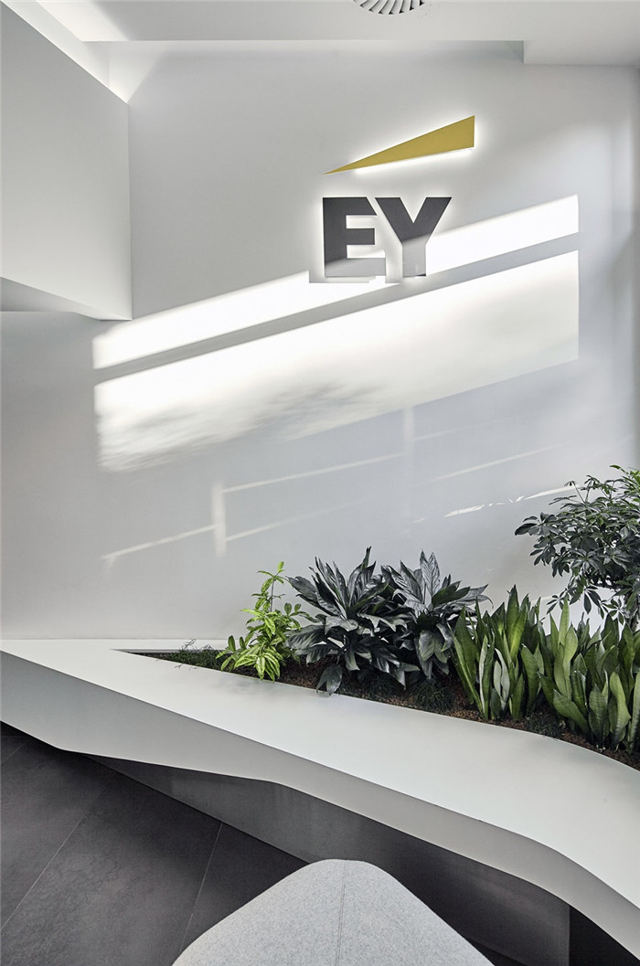 高效通透的EY安永會計師事務所辦公室改造裝修設計案例