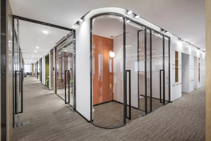 移動(dòng)智能辦公設(shè)計(jì)理念  龍湖集團(tuán)總部辦公室裝修設(shè)計(jì)方案