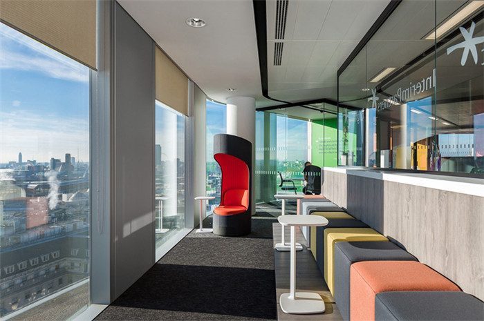 開放協(xié)作的咨詢公司辦公室裝修設(shè)計(jì)圖