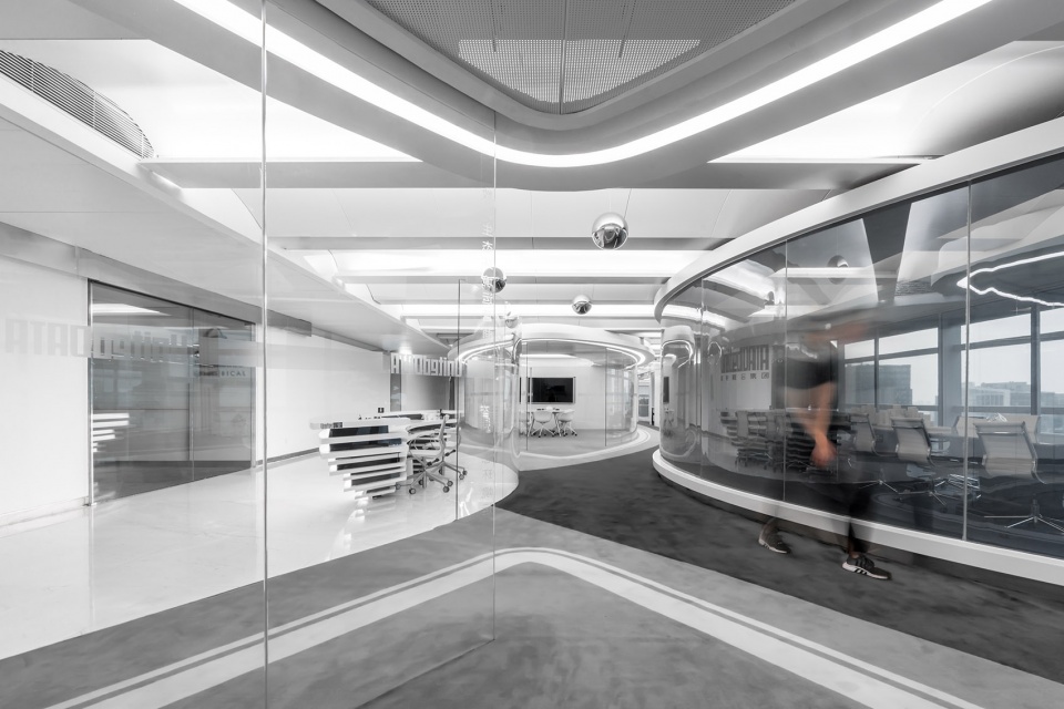 滿滿科技感的未來時空主題UnitedDATA總部辦公室裝修設計