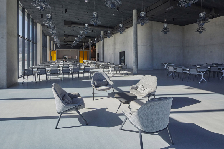 可持續(xù)性現(xiàn)代辦公設(shè)計(jì)理念下的Scott Sports總部辦公樓裝修設(shè)計(jì)方案