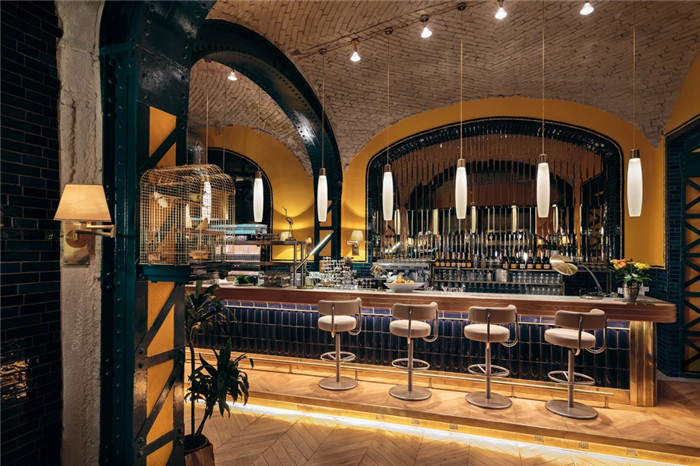 以復(fù)古劇院為靈感的波西米亞風(fēng)燒烤餐廳設(shè)計(jì)裝修實(shí)景圖