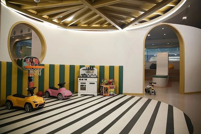 鄭州宏鈺堂推薦嗨獺獺親子早教游泳中心裝修設(shè)計(jì)案例 鄭州宏鈺堂推薦嗨獺獺親子早教游泳中心裝修設(shè)計(jì)案例