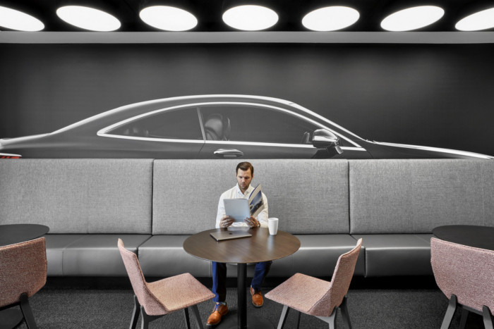 通透大氣的奔馳汽車亞洲總部辦公樓裝修設(shè)計實景圖 通透大氣的奔馳汽車亞洲總部辦公樓裝修設(shè)計實景圖