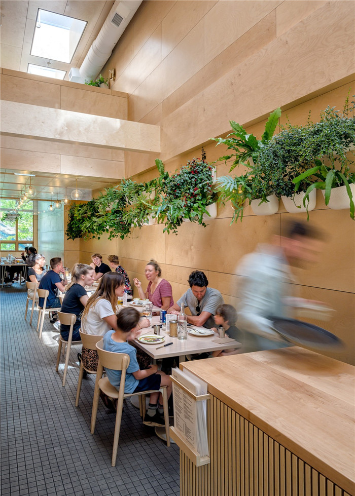 小夾層大變身 精致簡約的國外餐廳改造設(shè)計案例 小夾層大變身 精致簡約的國外餐廳改造設(shè)計案例