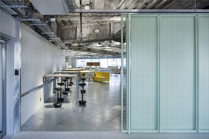 時(shí)尚人文辦公區(qū)裝修設(shè)計(jì)實(shí)景圖 時(shí)尚人文辦公區(qū)裝修設(shè)計(jì)實(shí)景圖