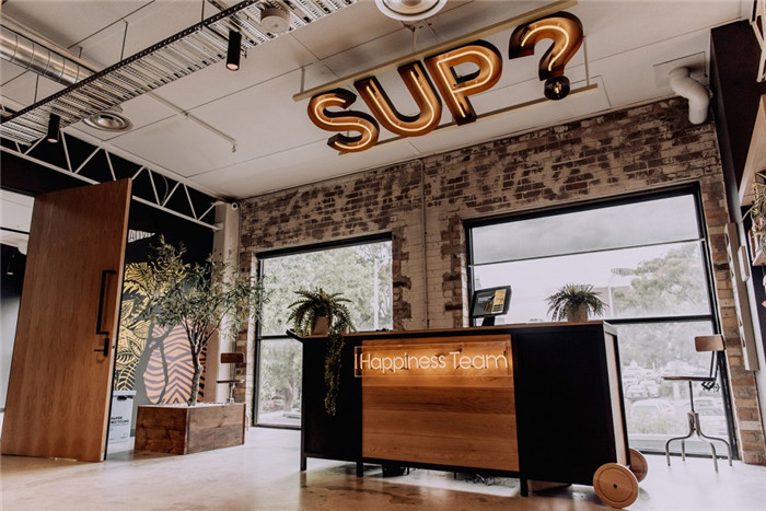 現(xiàn)代時尚風設計公司辦公室裝修實景圖 現(xiàn)代時尚風設計公司辦公室裝修實景圖