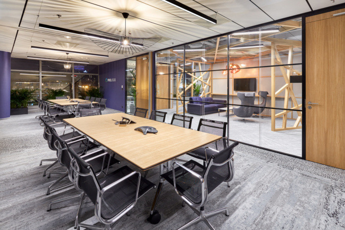 簡約風(fēng)辦公室會(huì)議室裝修設(shè)計(jì)效果圖