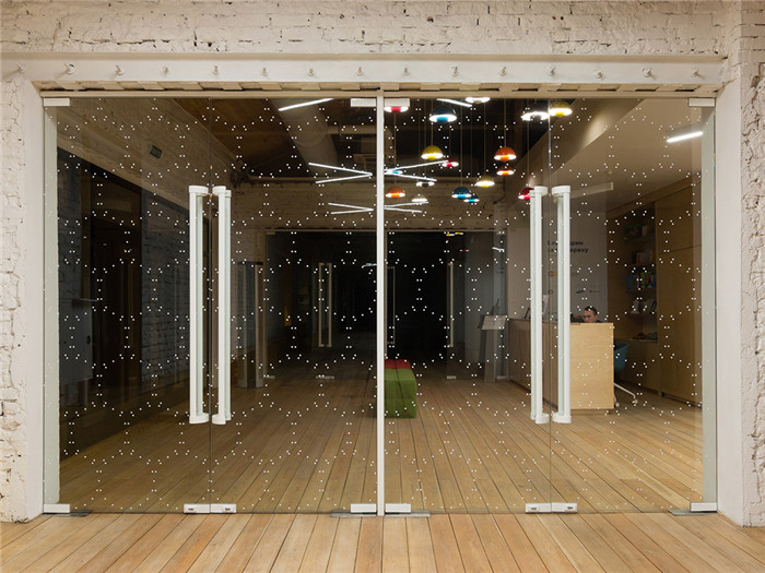 奇妙靈動的俄羅斯兒童教育培訓(xùn)門口裝修設(shè)計方案