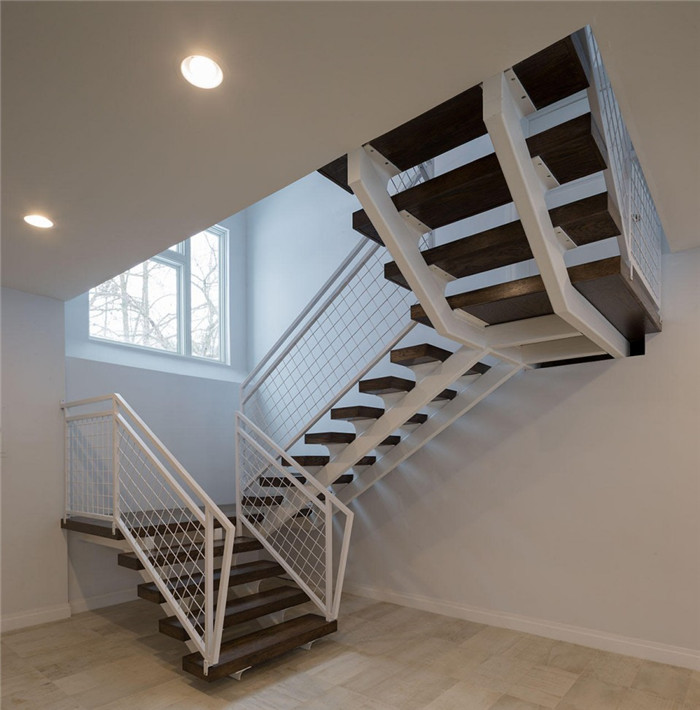 美國西山學(xué)前教育中心樓梯裝修設(shè)計方案