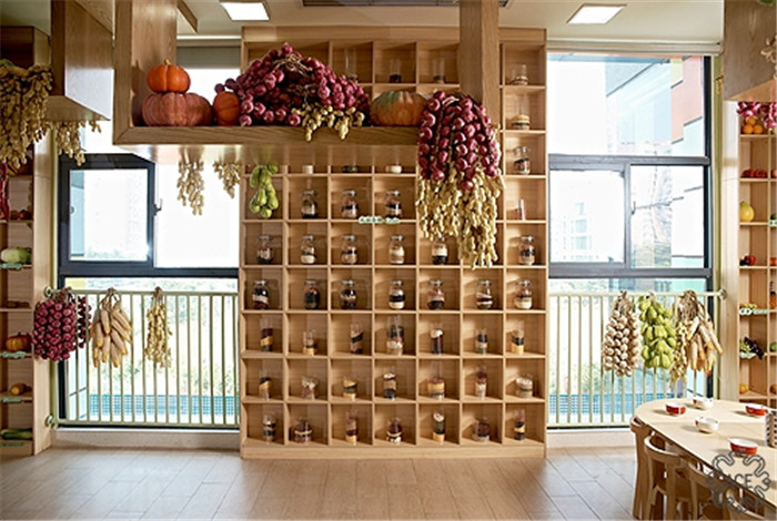 以蛋殼為主題的創(chuàng)意幼兒園蔬果區(qū)裝修設(shè)計案例賞析 以蛋殼為主題的創(chuàng)意幼兒園蔬果區(qū)裝修設(shè)計案例賞析