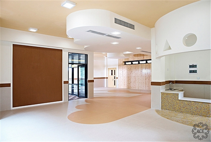 以蛋殼為主題的創(chuàng)意幼兒園大廳裝修設(shè)計案例賞析 以蛋殼為主題的創(chuàng)意幼兒園大廳裝修設(shè)計案例賞析