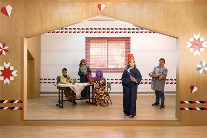 充滿想象力和創(chuàng)造力的創(chuàng)意以色列小學小舞臺裝修設(shè)計