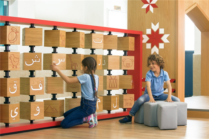 充滿想象力和創(chuàng)造力的創(chuàng)意以色列小學活動區(qū)裝修設(shè)計