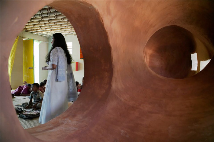 南亞傳統(tǒng)居民土著特色學校教室裝修設(shè)計效果圖