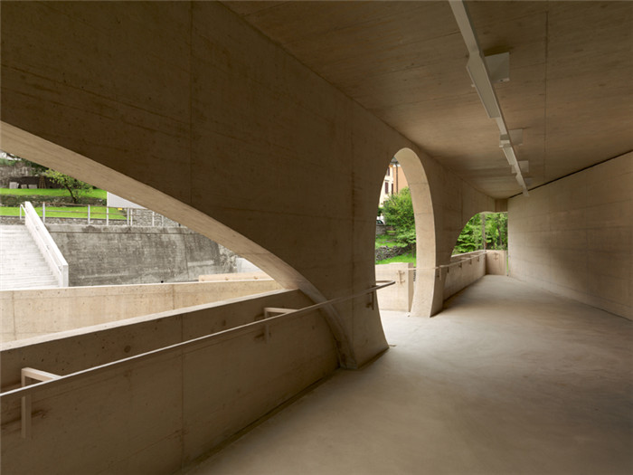 設(shè)計感十足的幾何兒童教育空間走廊裝修設(shè)計效果圖 設(shè)計感十足的幾何兒童教育空間走廊裝修設(shè)計效果圖