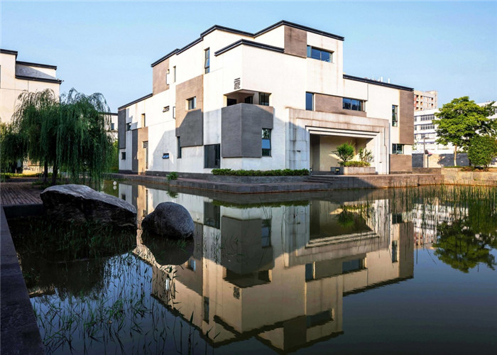 純粹簡約風的心流幼兒園外觀裝修設(shè)計效果圖 純粹簡約風的心流幼兒園外觀裝修設(shè)計效果圖