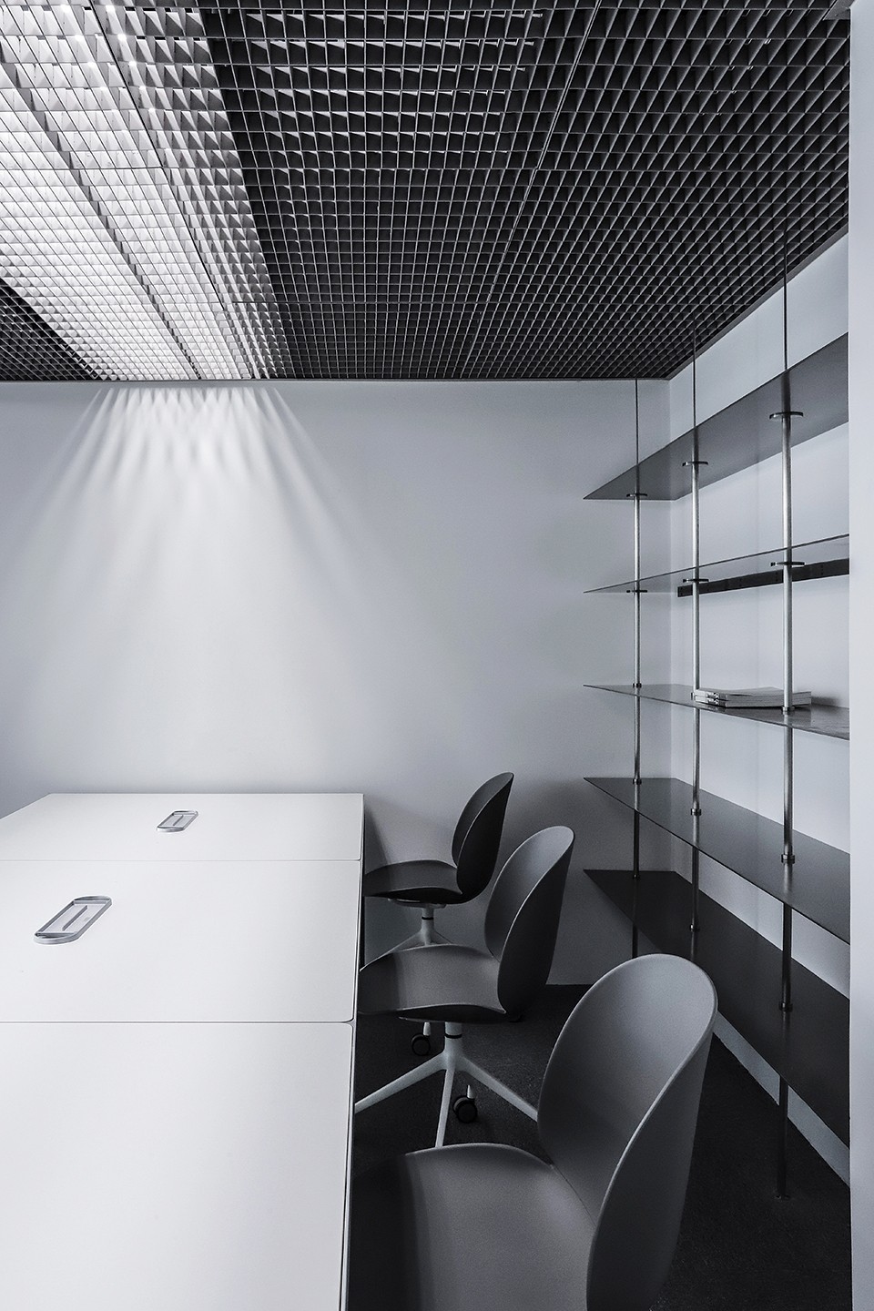 金屬風(fēng)辦公室會(huì)議室裝修 金屬風(fēng)辦公室會(huì)議室裝修