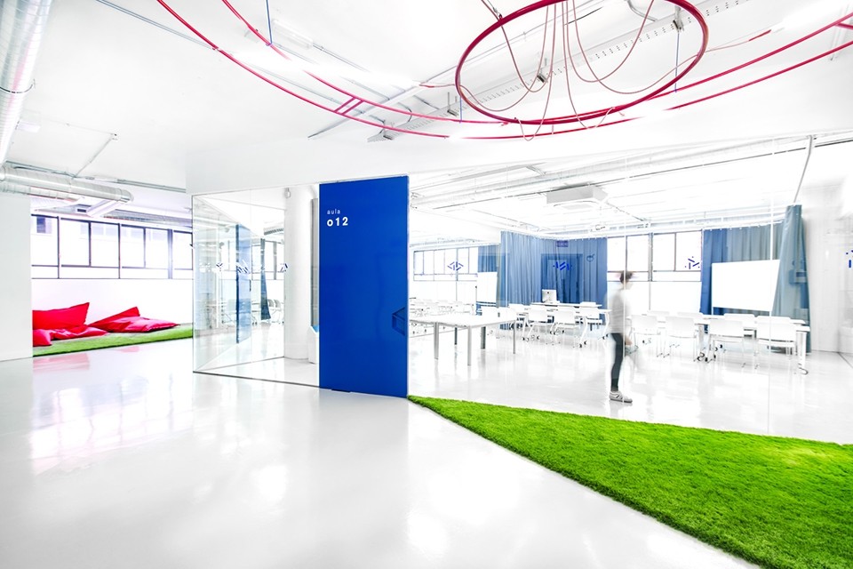 國外創(chuàng)新實(shí)驗(yàn)室辦公室大廳裝修 國外創(chuàng)新實(shí)驗(yàn)室辦公室大廳裝修