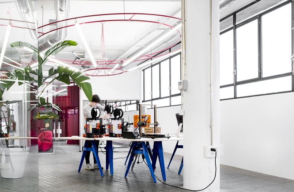 創(chuàng)新辦公室創(chuàng)意臺裝修 創(chuàng)新辦公室創(chuàng)意臺裝修