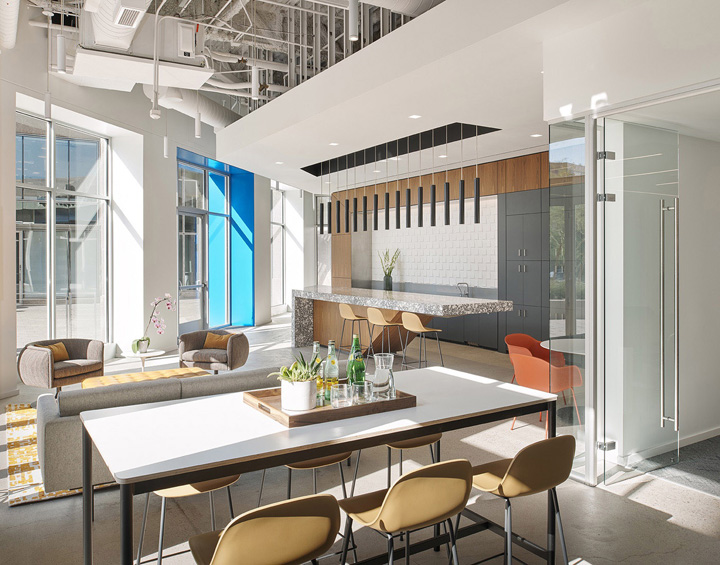 房地產(chǎn)中介經(jīng)紀公司開放式時尚辦公室裝修設計案例