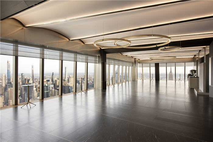 奢華與簡(jiǎn)潔感并存的現(xiàn)代美式餐廳裝修設(shè)計(jì)方案分析 奢華與簡(jiǎn)潔感并存的現(xiàn)代美式餐廳裝修設(shè)計(jì)方案分析