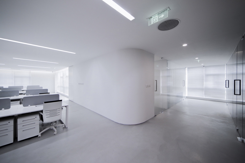 商務(wù)開放辦公區(qū)裝修