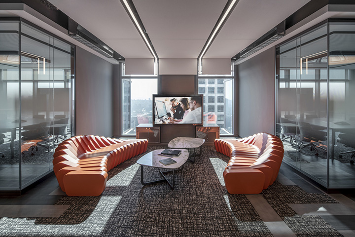 年輕多元的國外大型軟件科技公司辦公室接待區(qū)裝修設(shè)計圖 年輕多元的國外大型軟件科技公司辦公室接待區(qū)裝修設(shè)計圖