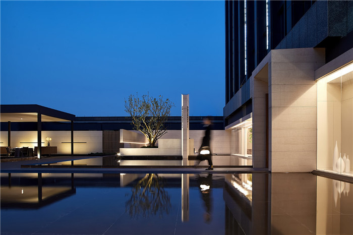 榮味-汀餐廳設(shè)計(jì)  現(xiàn)代雅致的高端餐飲會所裝修案例