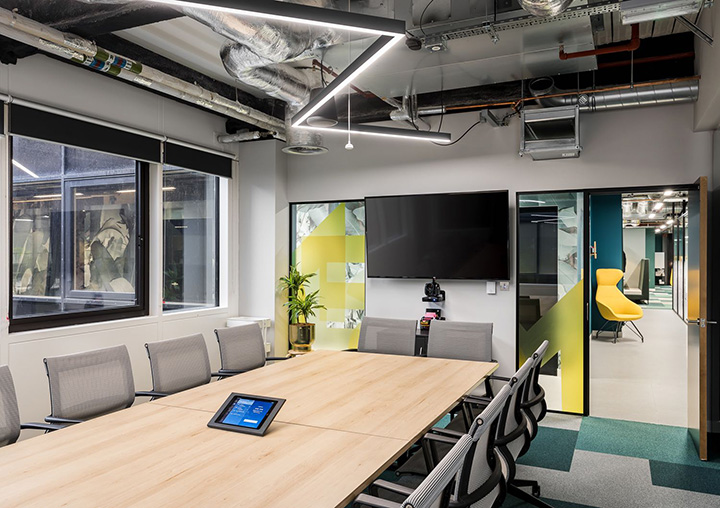 多彩時尚 知名游戲開發(fā)公司總部辦公室會議室裝修設(shè)計方案 多彩時尚 知名游戲開發(fā)公司總部辦公室會議室裝修設(shè)計方案