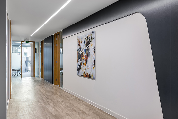 時尚優(yōu)雅的人壽保險公司倫敦總部辦公室走廊裝修設(shè)計圖 時尚優(yōu)雅的人壽保險公司倫敦總部辦公室走廊裝修設(shè)計圖