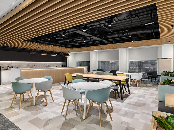 時尚優(yōu)雅的人壽保險公司倫敦總部辦公室茶水吧裝修設(shè)計圖 時尚優(yōu)雅的人壽保險公司倫敦總部辦公室茶水吧裝修設(shè)計圖