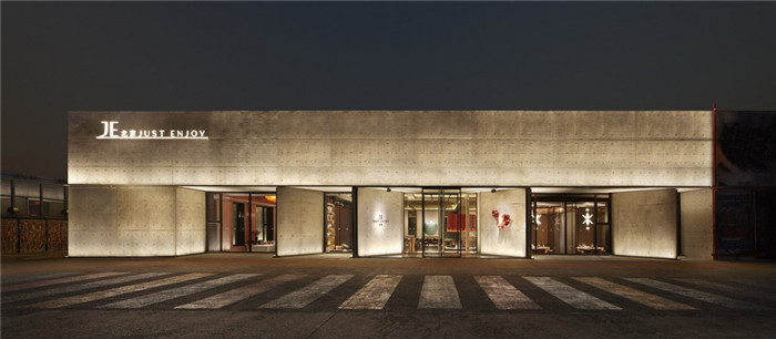 設計感極強的簡約工業(yè)風高端餐飲店面裝修設計方案