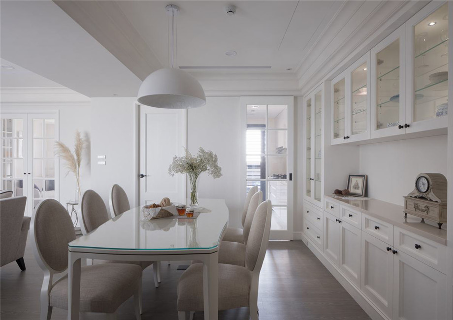 鄭州美式優(yōu)雅大平層客廳裝修設(shè)計(jì)實(shí)景圖