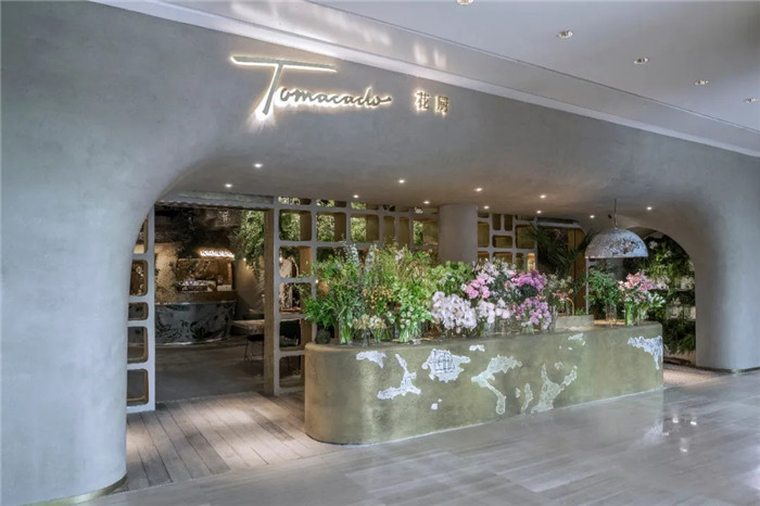 鄭州專業(yè)餐飲裝修公司分享治愈系花廚餐廳裝修案例