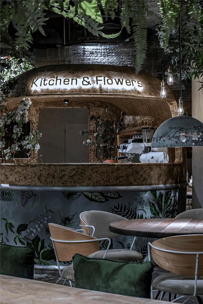 鄭州專業(yè)餐飲裝修公司分享治愈系花廚餐廳裝修案例
