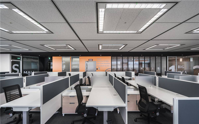 現(xiàn)代風(fēng)德國(guó)馬牌輪胎臺(tái)灣總部辦公室工位裝修設(shè)計(jì)方案