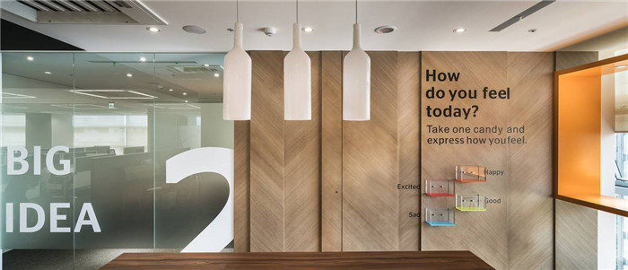 現(xiàn)代風(fēng)德國(guó)馬牌輪胎臺(tái)灣總部辦公室文化墻裝修設(shè)計(jì)方案