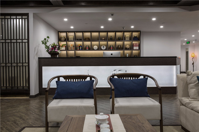 擇守書院新中式國學(xué)教育培訓(xùn)機構(gòu)接待臺裝修設(shè)計實景圖