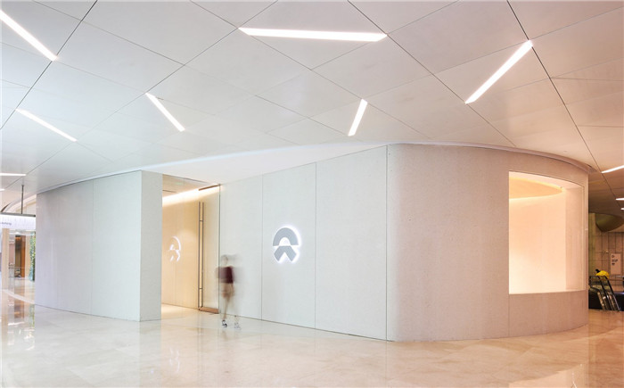 鄭州展廳裝修公司分享蔚來(lái)汽車(chē)用戶體驗(yàn)中心裝修設(shè)計(jì)方案 鄭州展廳裝修公司分享蔚來(lái)汽車(chē)用戶體驗(yàn)中心裝修設(shè)計(jì)方案