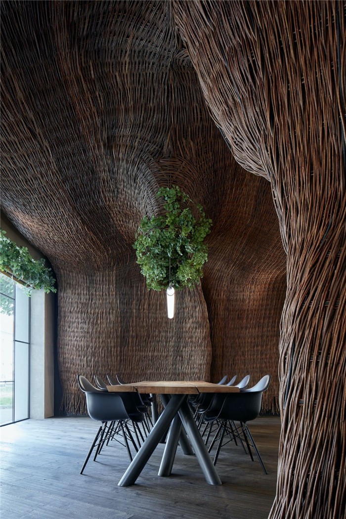 以原生態(tài)自然為主題的STK牛排餐廳裝修設計實景圖 以原生態(tài)自然為主題的STK牛排餐廳裝修設計實景圖