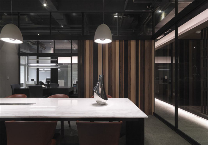 鏡子美學    精致優(yōu)雅的設計公司辦公室裝修方案