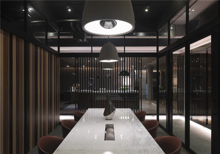 鏡子美學    精致優(yōu)雅的設計公司辦公室裝修方案