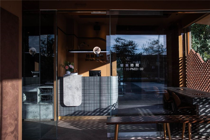 鄭州專業(yè)餐飲裝修設(shè)計(jì)公司推薦拾鮮鍋物餐飲設(shè)計(jì)方案