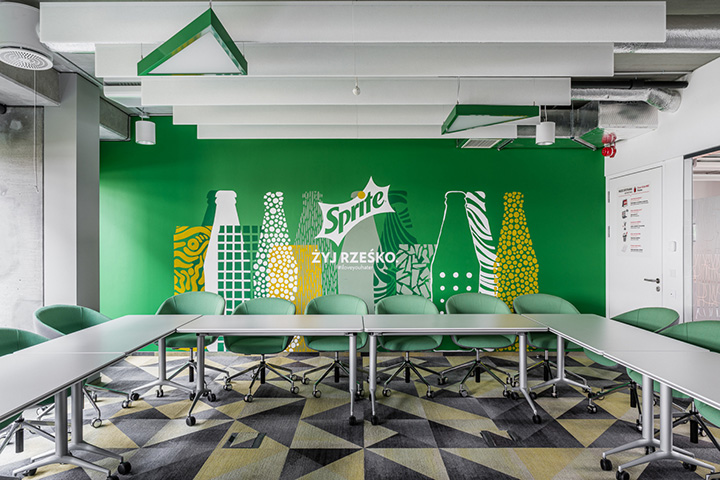 溫暖的工業(yè)風(fēng)可口可樂華沙總部辦公室裝修設(shè)計案例