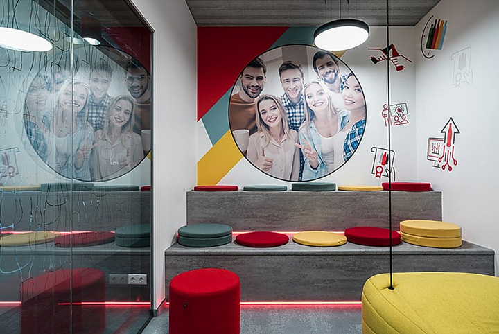 溫暖的工業(yè)風(fēng)可口可樂華沙總部辦公樓裝修設(shè)計案例