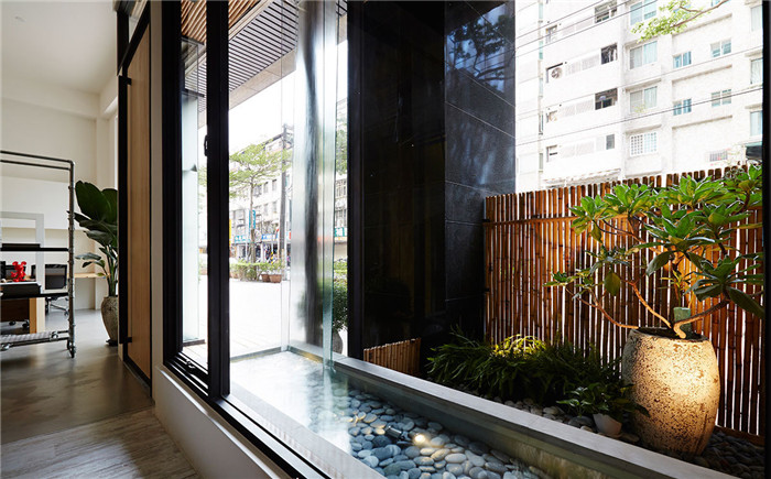 100平LOFT極簡風(fēng)辦公室裝修改造室內(nèi)水景設(shè)計案例 100平LOFT極簡風(fēng)辦公室裝修改造室內(nèi)水景設(shè)計案例